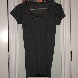 Lululemon swiftly tech short sleeve